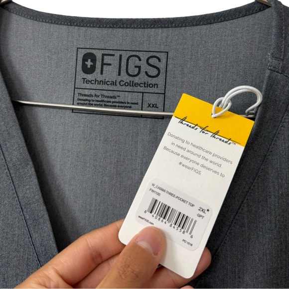 NWT Figs Technical Casma Three Pocket Womens 2XL Graphite Grey Scrub Top - Picture 5 of 5
